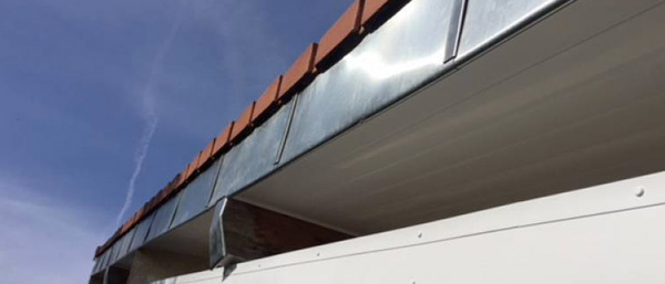 ZINGUERIE : Installation de toit en zinc, de gouttières, chenaux, noues, descentes, pieds de cheminées dans les Pyrénées-Atlantiques (64) DS TOITURE 64 : votre Artisan zingueur